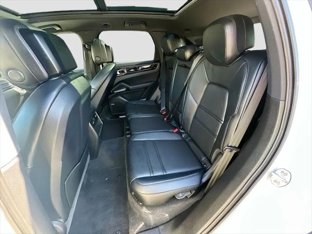 2022 Porsche Cayenne Cayenne