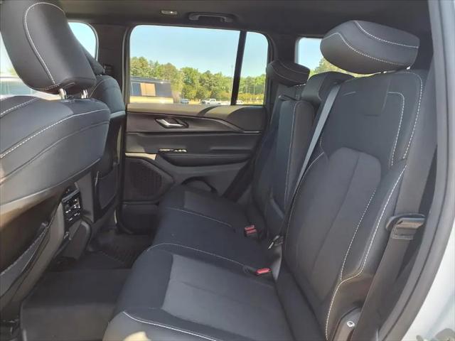 2024 Jeep Grand Cherokee Laredo X 4x4