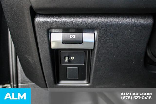 2025 Land Rover Defender 110 P400 X