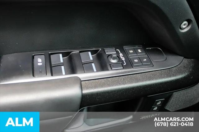 2025 Land Rover Defender 110 P400 X