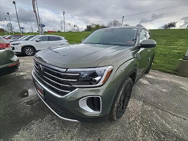2026 Volkswagen Atlas SE with Technology