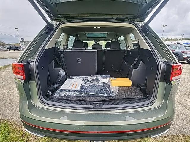2026 Volkswagen Atlas SE with Technology