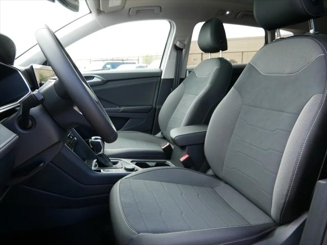2026 Volkswagen Taos SE Black