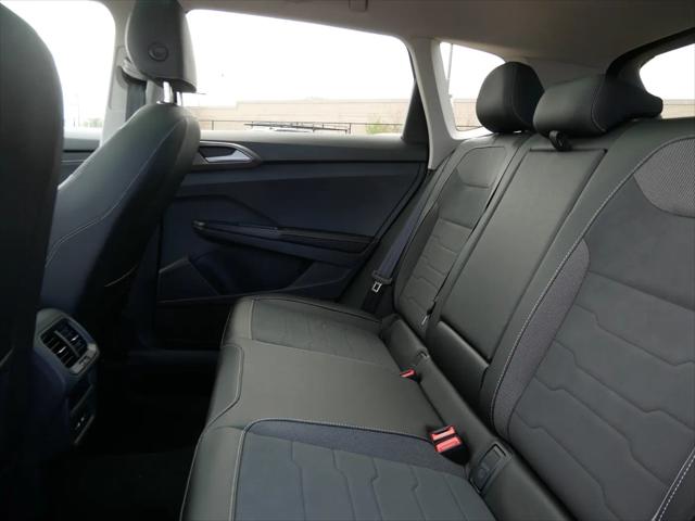 2026 Volkswagen Taos SE Black