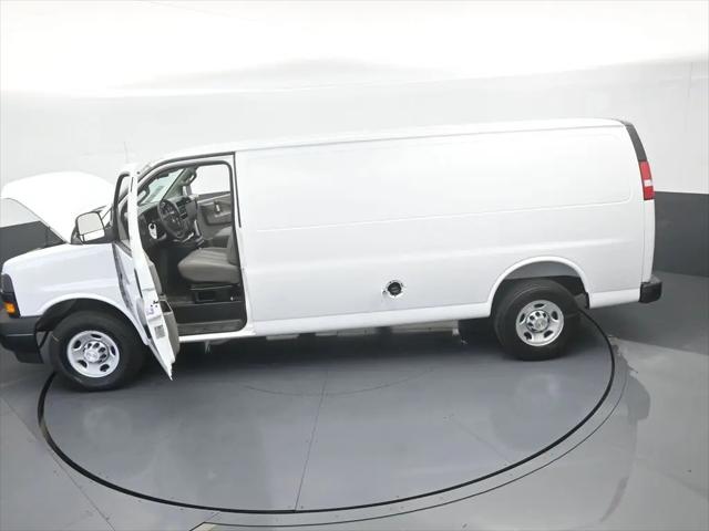 2026 Chevrolet Express Cargo Van 2500 Extended Wheelbase, WT, RWD