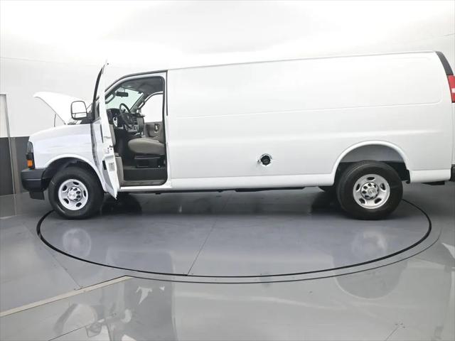 2026 Chevrolet Express Cargo Van 2500 Extended Wheelbase, WT, RWD