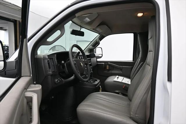 2026 Chevrolet Express Cargo Van 2500 Extended Wheelbase, WT, RWD