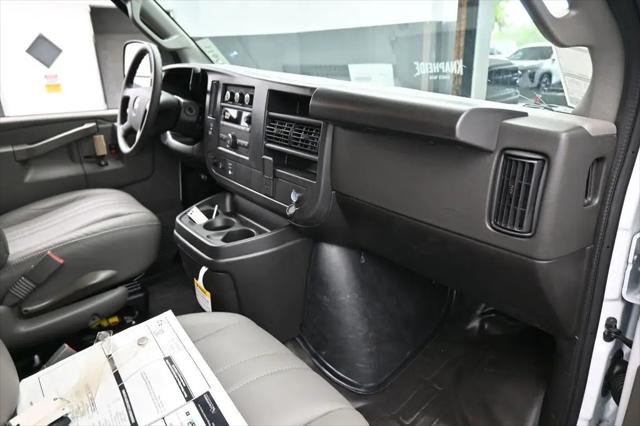 2026 Chevrolet Express Cargo Van 2500 Extended Wheelbase, WT, RWD