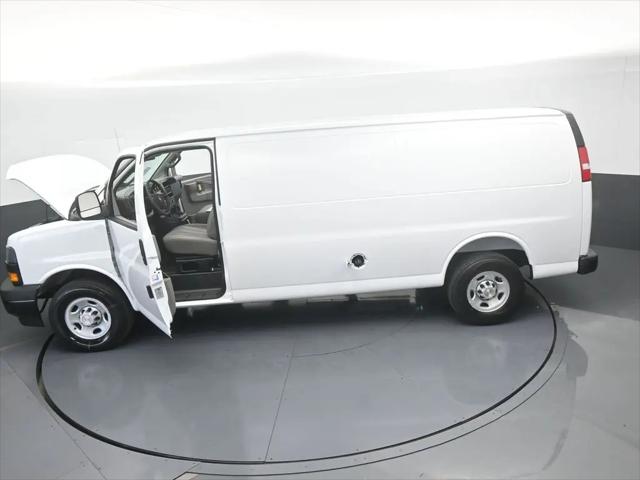 2026 Chevrolet Express Cargo Van 2500 Extended Wheelbase, WT, RWD
