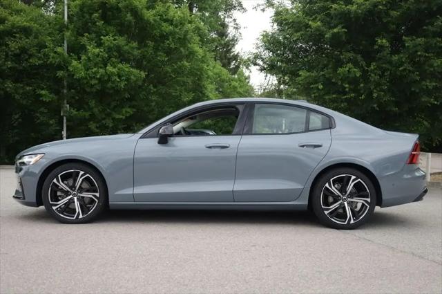 2023 Volvo S60 B5 Plus Dark Theme