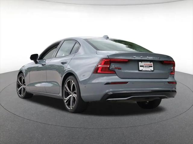 2023 Volvo S60 B5 Plus Dark Theme