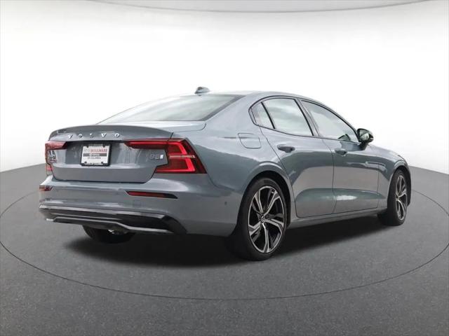 2023 Volvo S60 B5 Plus Dark Theme