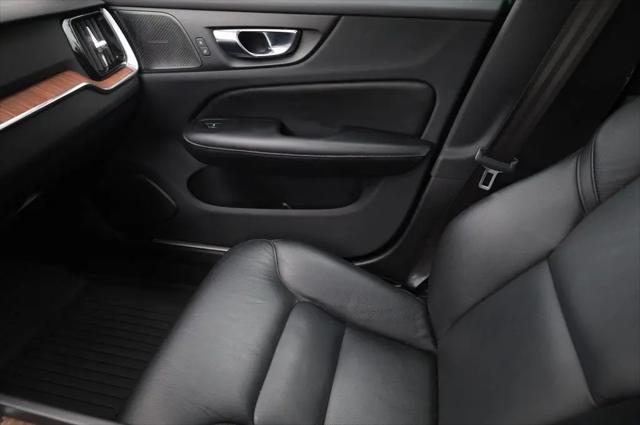 2023 Volvo S60 B5 Plus Dark Theme