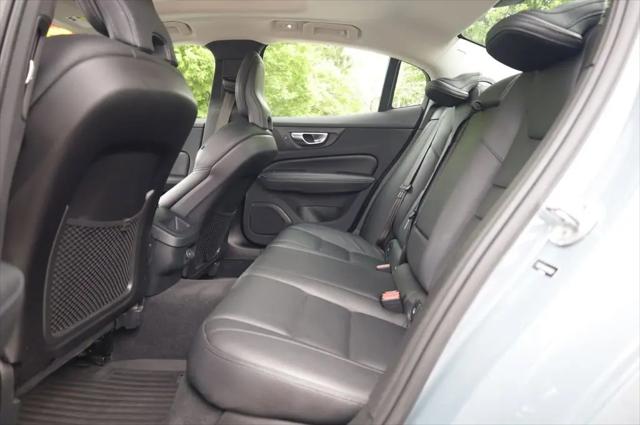 2023 Volvo S60 B5 Plus Dark Theme