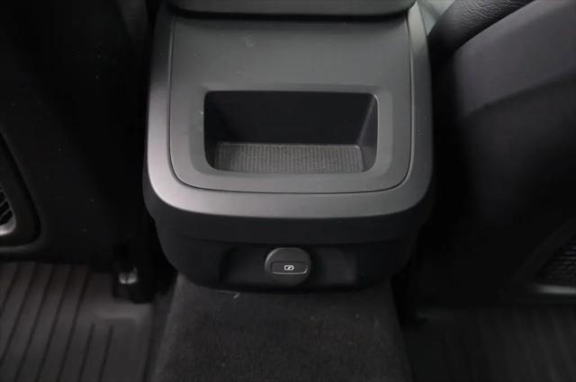 2023 Volvo S60 B5 Plus Dark Theme