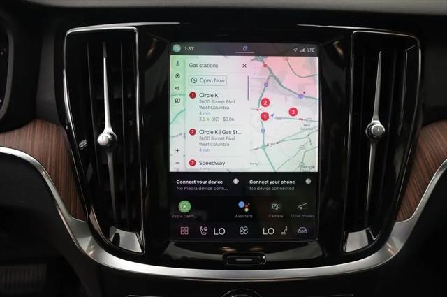 2023 Volvo S60 B5 Plus Dark Theme
