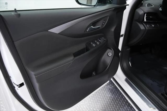 2026 Buick NV Avenir FWD