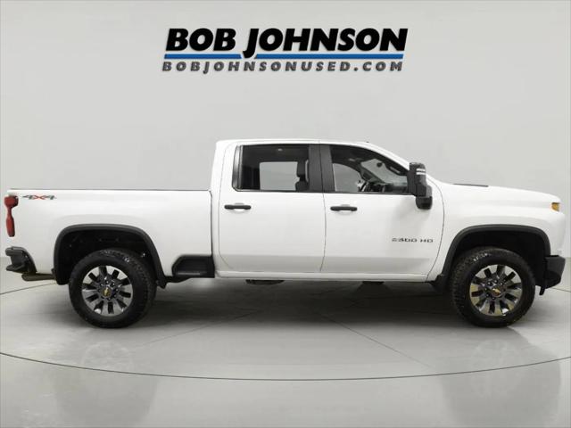2023 Chevrolet Silverado 2500HD 4WD Crew Cab Standard Bed Custom