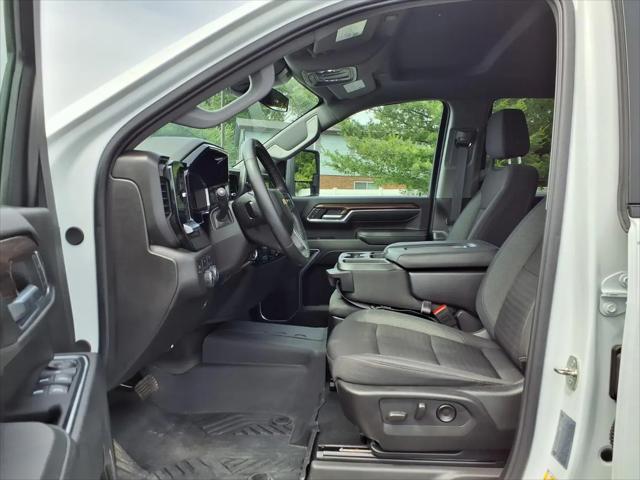 2024 Chevrolet Silverado 2500HD 4WD Crew Cab Standard Bed LT