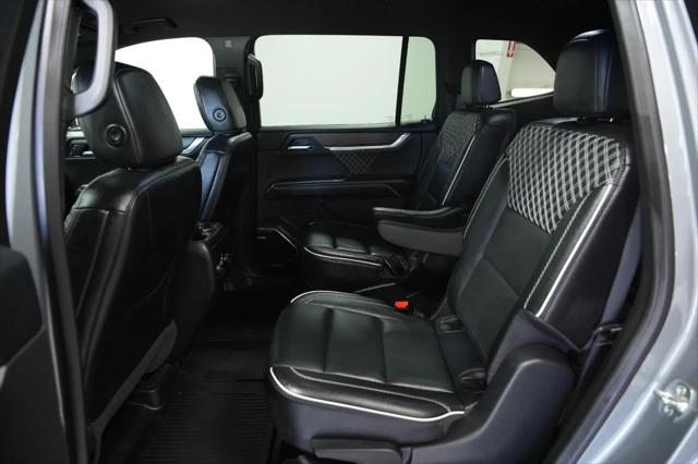2025 GMC Acadia AWD Denali