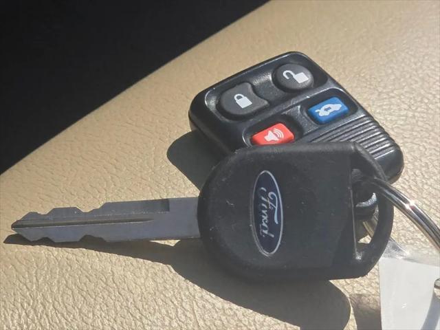 2005 Ford Thunderbird Premium
