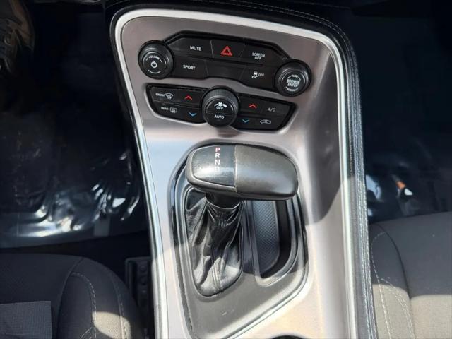 2021 Dodge Challenger SXT