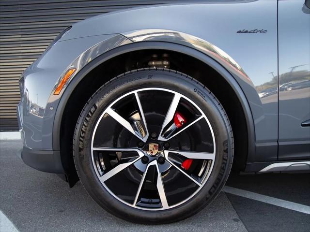 2025 Porsche Macan Electric 4S