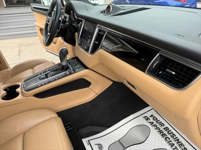 2017 Porsche Macan Macan