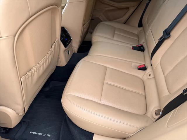 2017 Porsche Macan Macan
