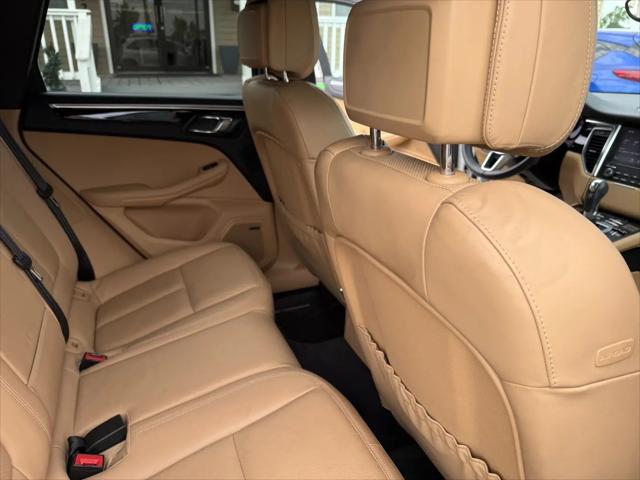 2017 Porsche Macan Macan