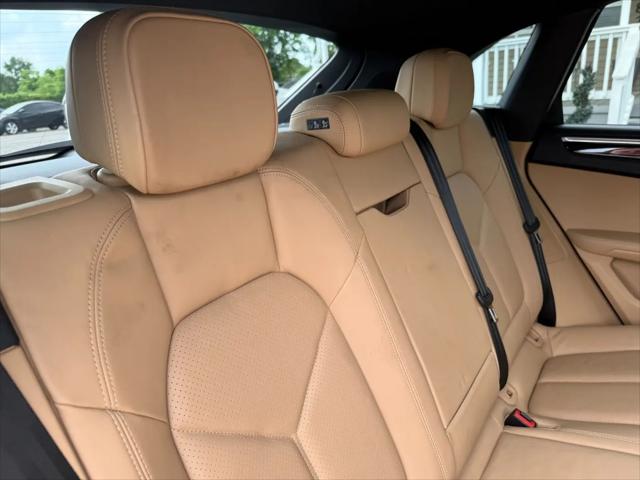 2017 Porsche Macan Macan