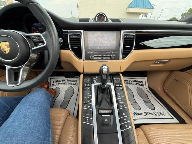 2017 Porsche Macan Macan