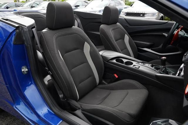 2024 Chevrolet Camaro RWD Convertible LT1