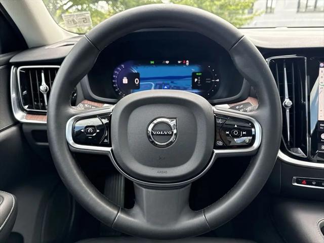 2025 Volvo S60 T8 Plus