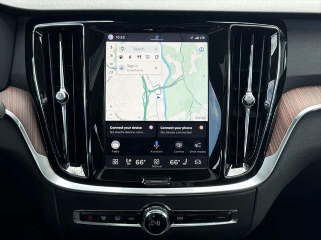 2025 Volvo S60 T8 Plus