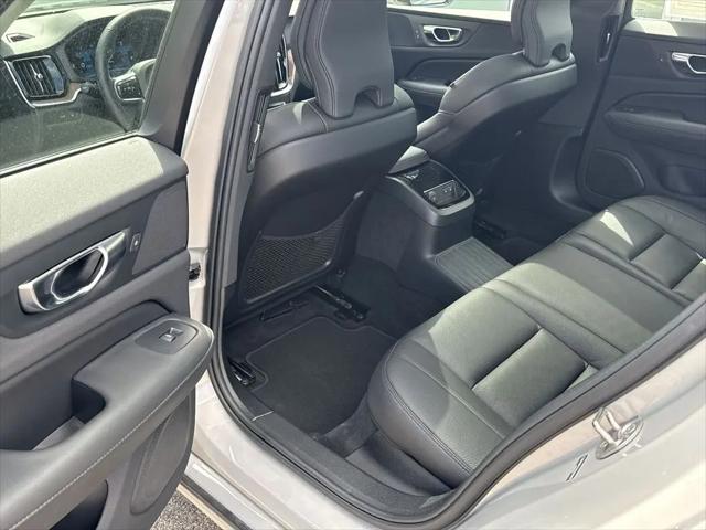 2025 Volvo S60 T8 Plus
