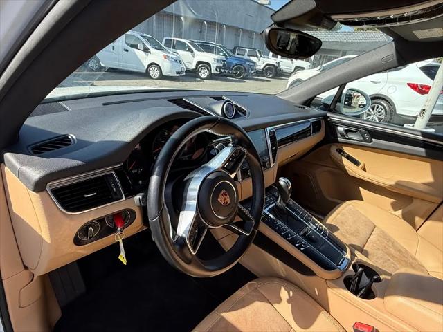 2017 Porsche Macan Macan