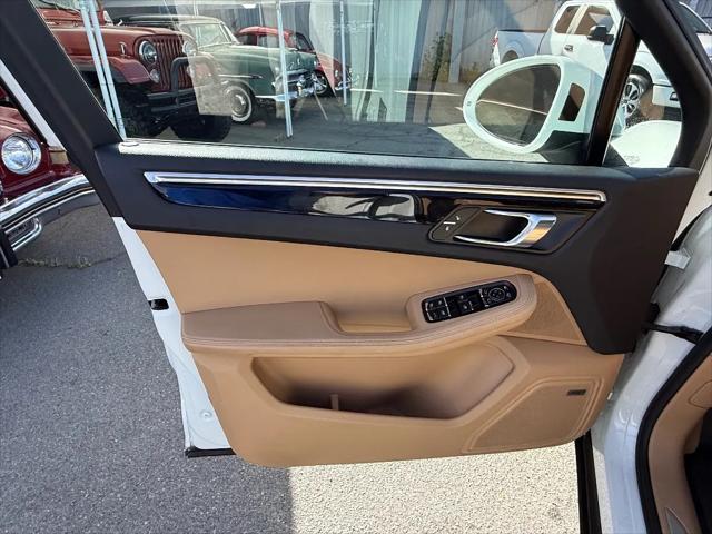 2017 Porsche Macan Macan