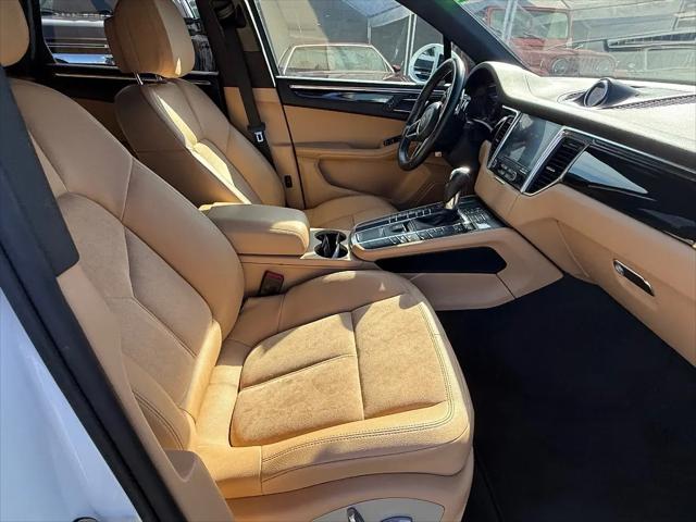 2017 Porsche Macan Macan