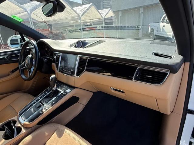 2017 Porsche Macan Macan