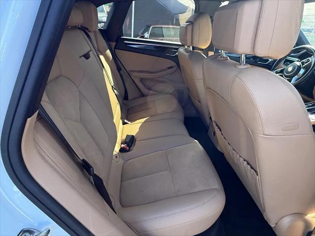 2017 Porsche Macan Macan