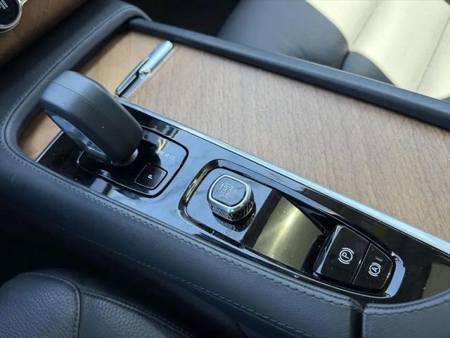 2024 Volvo XC90 Recharge T8 Plus Bright Theme 7-Seater