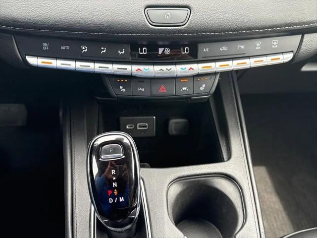 2023 Cadillac XT4 AWD Premium Luxury