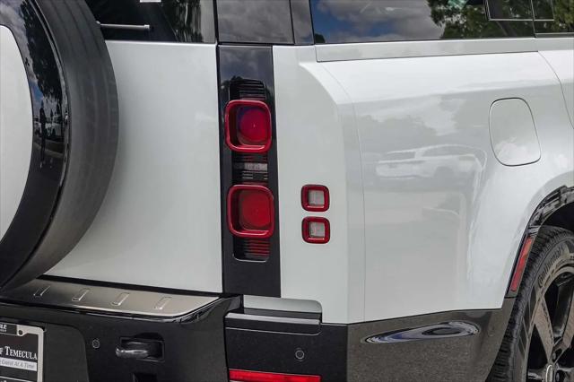 2024 Land Rover Defender 130 P400 X-Dynamic SE