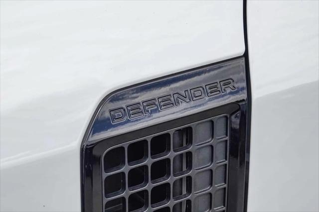 2024 Land Rover Defender 130 P400 X-Dynamic SE