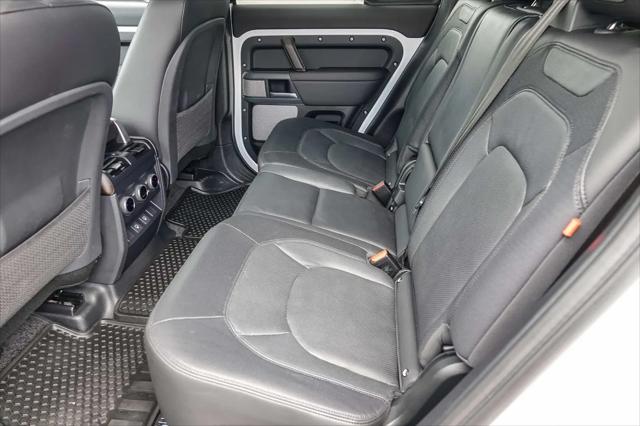 2024 Land Rover Defender 130 P400 X-Dynamic SE