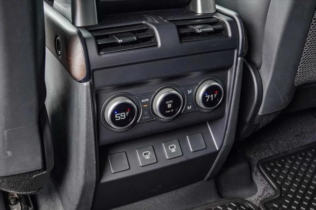 2024 Land Rover Defender 130 P400 X-Dynamic SE