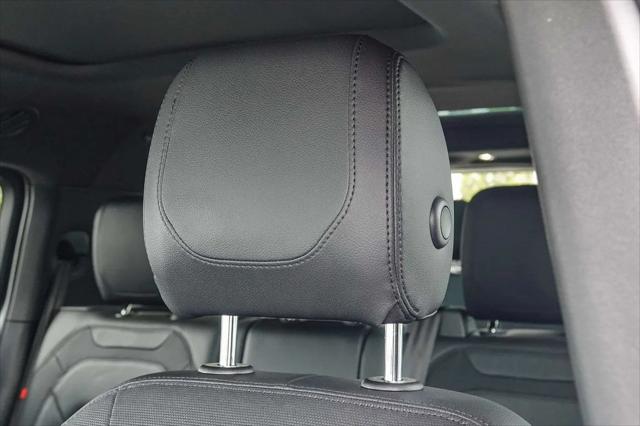 2024 Land Rover Defender 130 P400 X-Dynamic SE