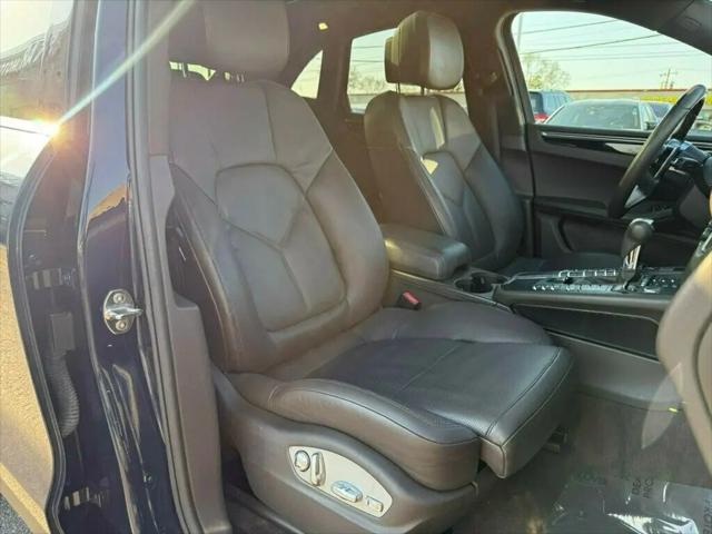 2017 Porsche Macan Macan