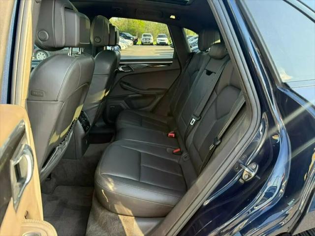 2017 Porsche Macan Macan